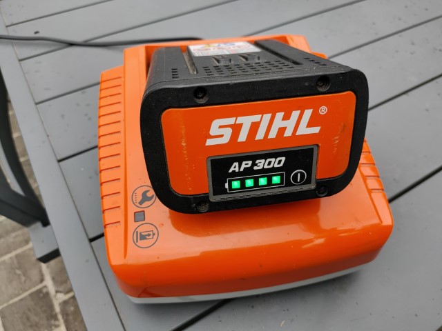 Stihl AP300